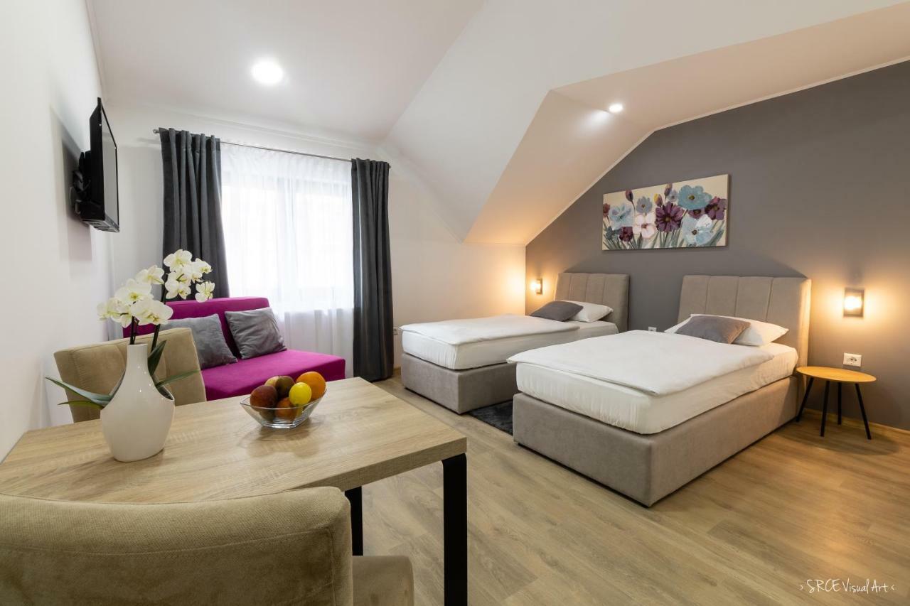 Apartmani Gundulic Όσιγιεκ Εξωτερικό φωτογραφία