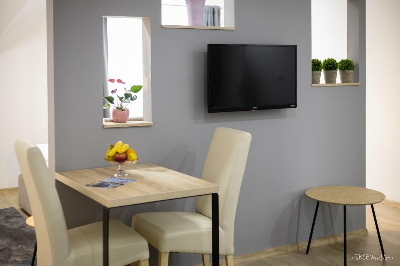 Apartmani Gundulic Όσιγιεκ Εξωτερικό φωτογραφία